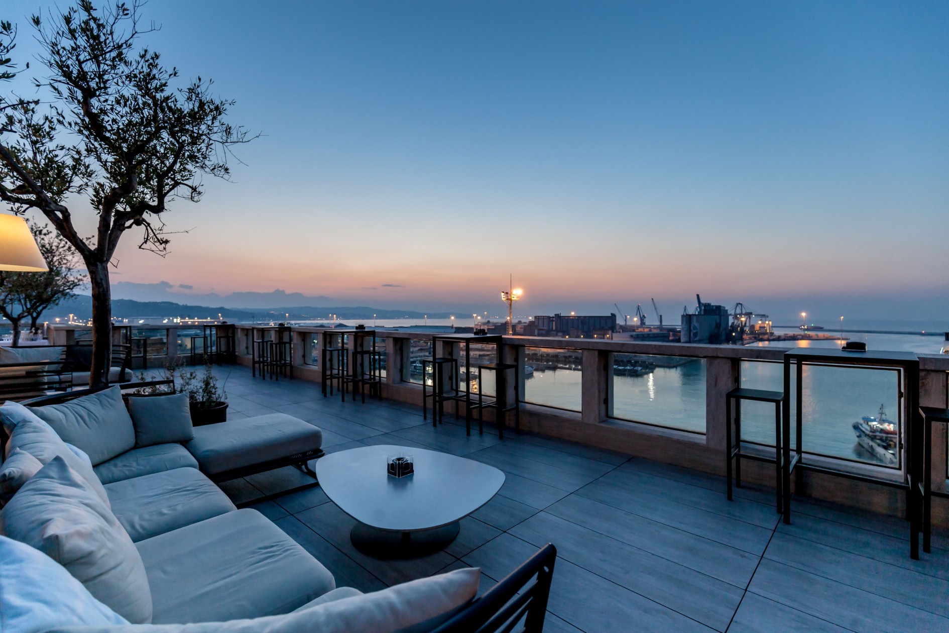 Roof Garden del Ginevra Restaurant, per esclusivi aperitivi ad Ancona centro